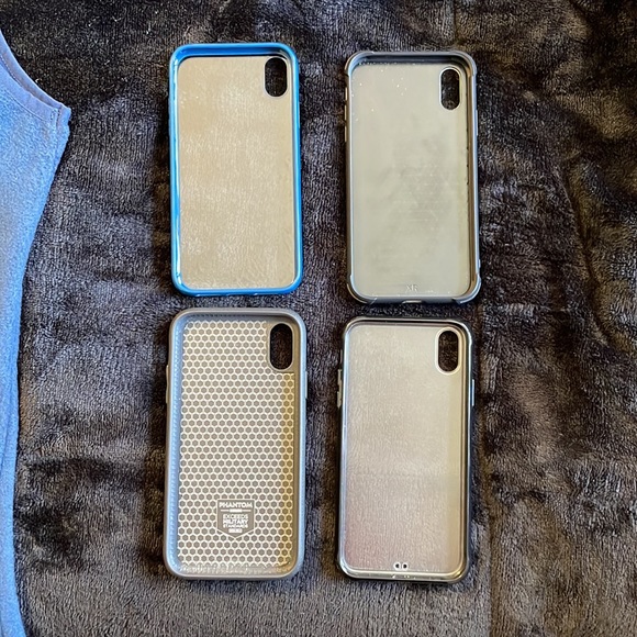 iPhone XR cases in like new condition - Picture 2 of 2